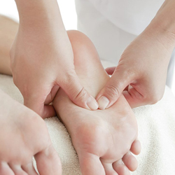 Add on- Aromatherapy foot treatment w/ Reflexology $25